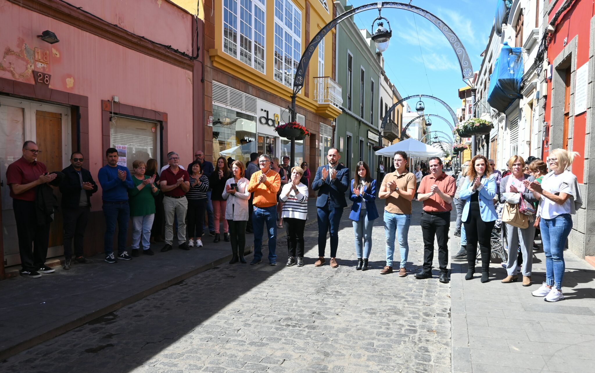 Gáldar Guarda Un Minuto De Silencio En El Veinte Aniversario De Los ...